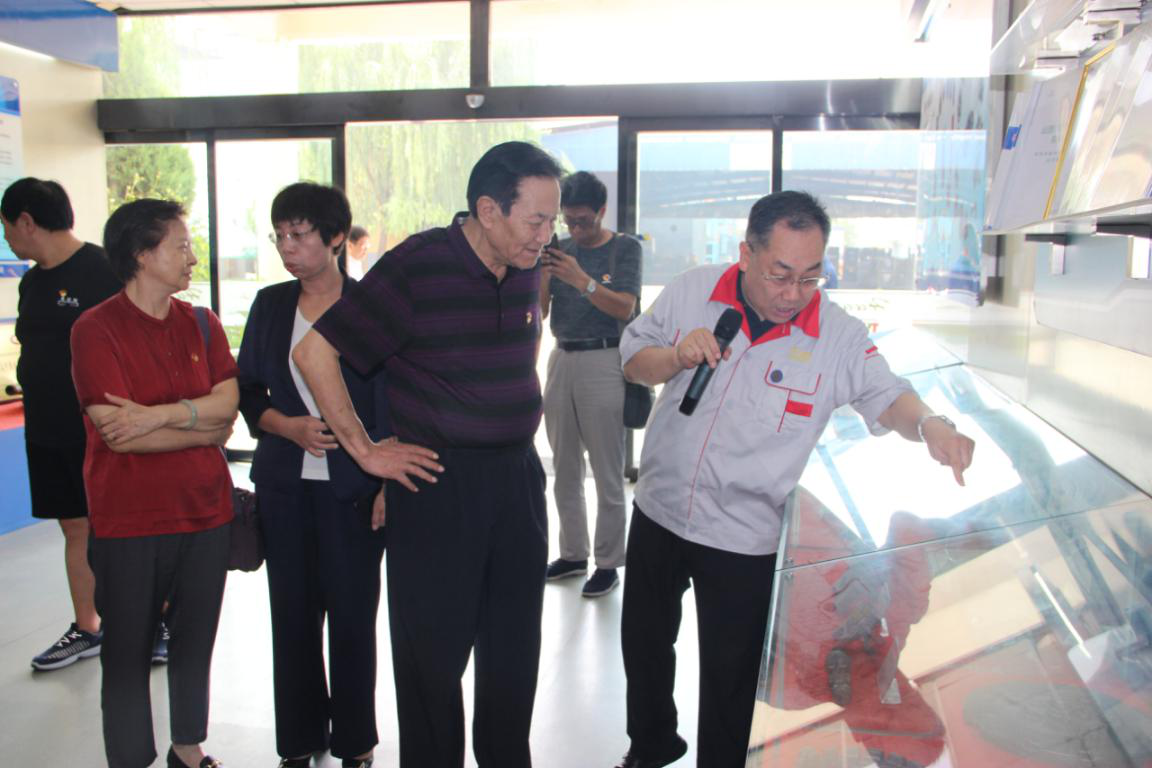 臨汾開(kāi)發(fā)區(qū)組織離退休老干部來(lái)我司觀(guān)摩調(diào)研