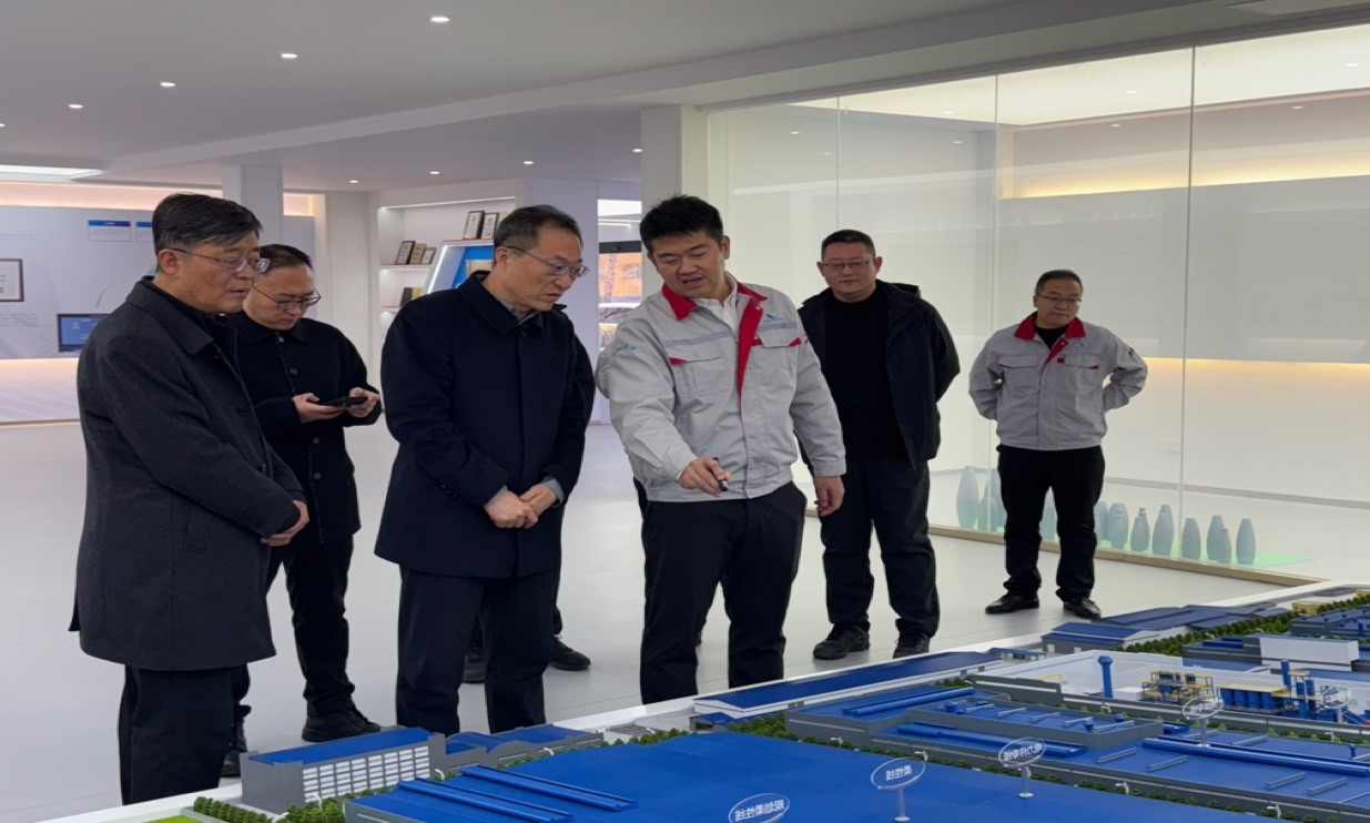 臨汾經(jīng)濟開發(fā)區(qū)黨工委書記、管委會主任白建成一行深入華翔圣德曼新能源汽車零部件產(chǎn)業(yè)園調(diào)研
